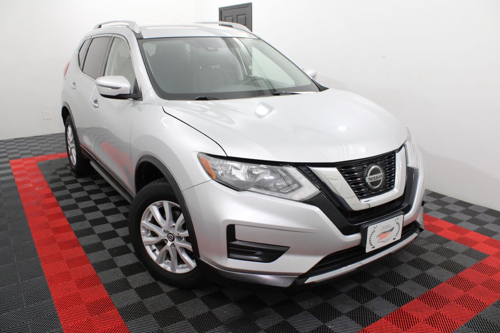 2019 Nissan Rogue Image 1