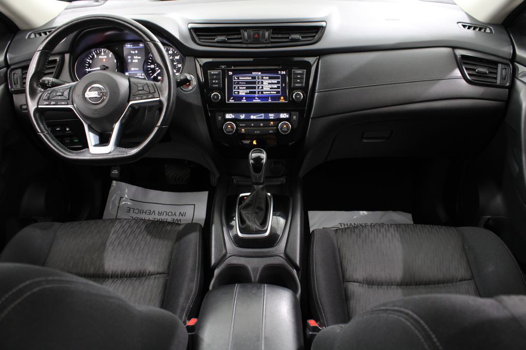 2019 Nissan Rogue Image 2