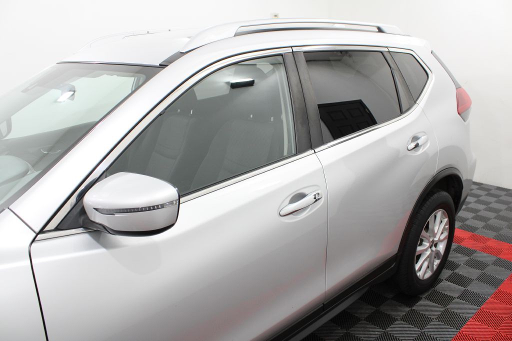 2019 Nissan Rogue Image 9