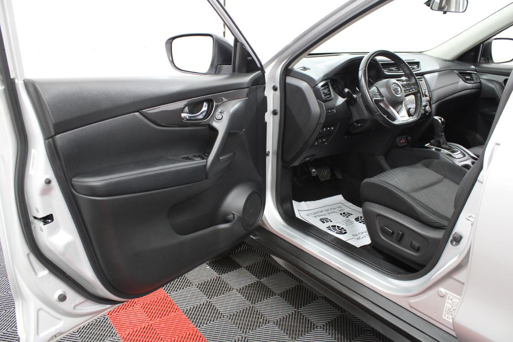 2019 Nissan Rogue Image 15