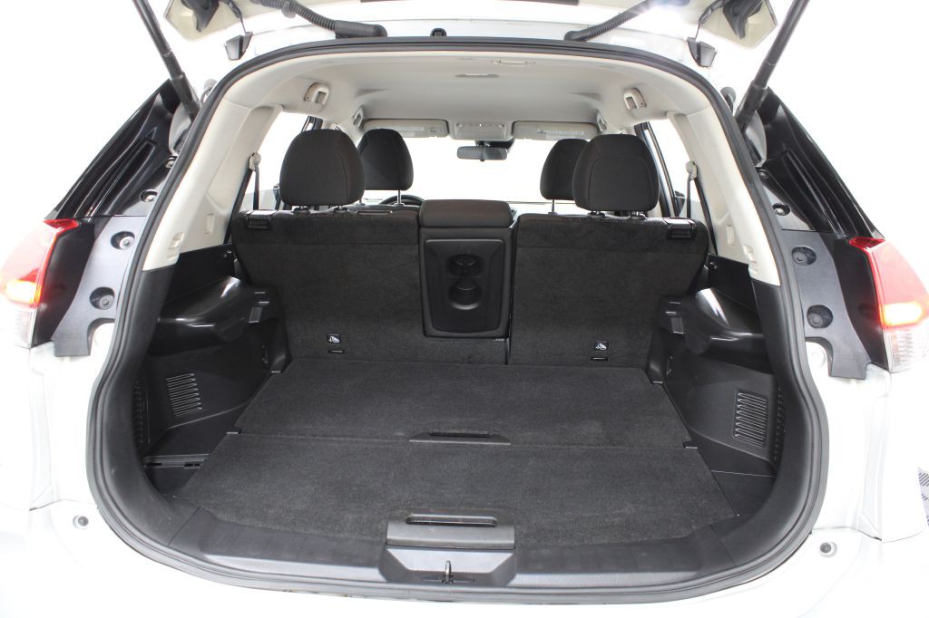 2019 Nissan Rogue Image 24