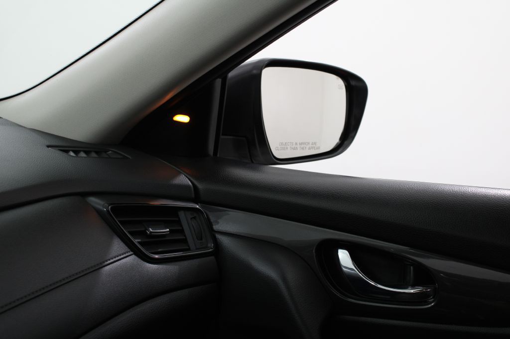 2019 Nissan Rogue Image 27
