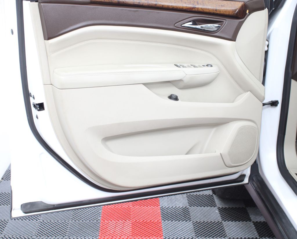 2011 Cadillac SRX Image 14