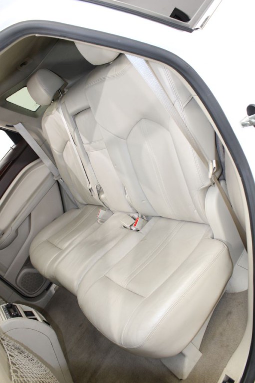 2011 Cadillac SRX Image 18