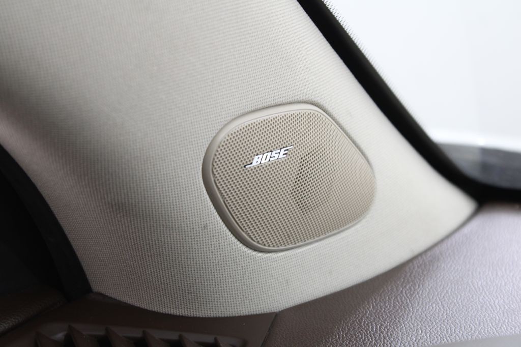 2011 Cadillac SRX Image 33