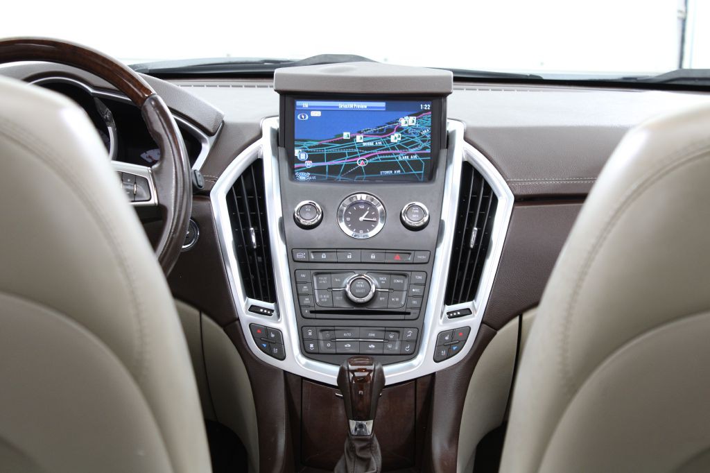 2011 Cadillac SRX Image 43