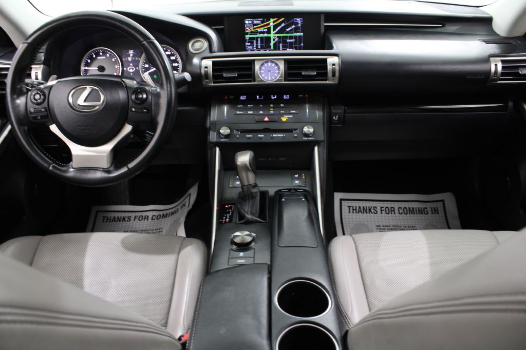 2015 Lexus IS Image 2