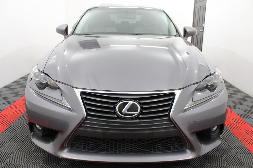 2015 Lexus IS Image 3