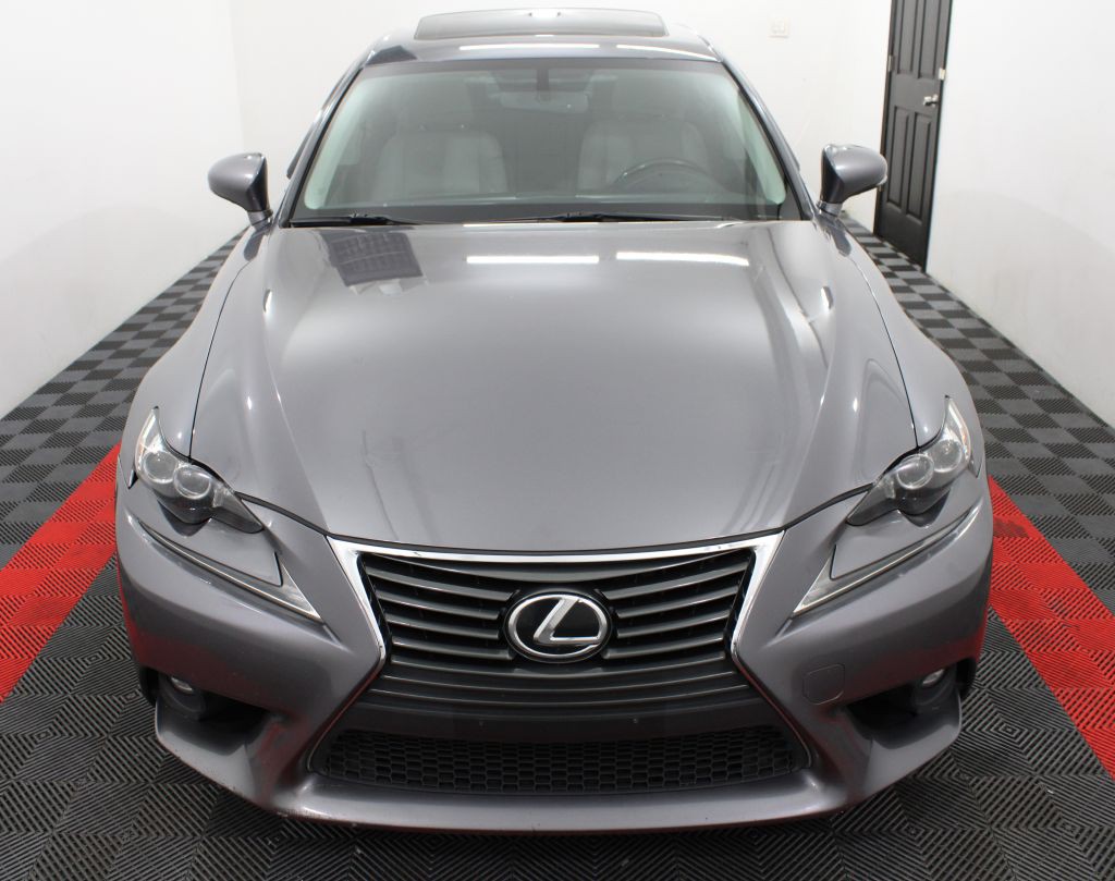 2015 Lexus IS Image 4