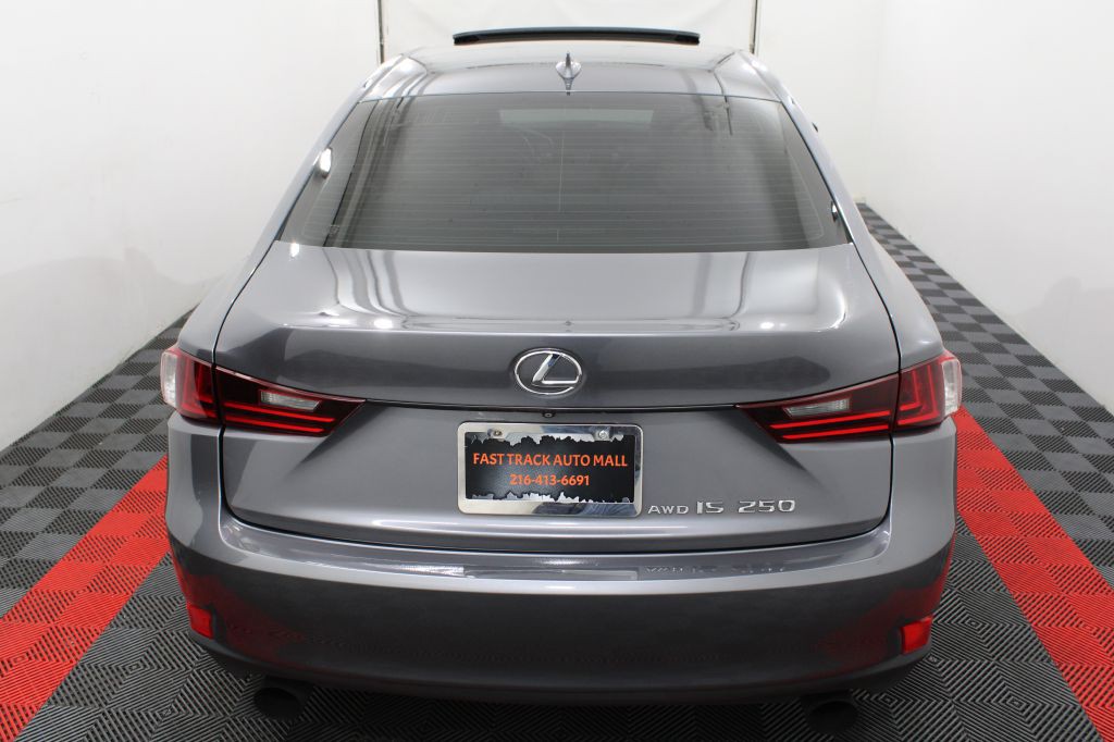2015 Lexus IS Image 7