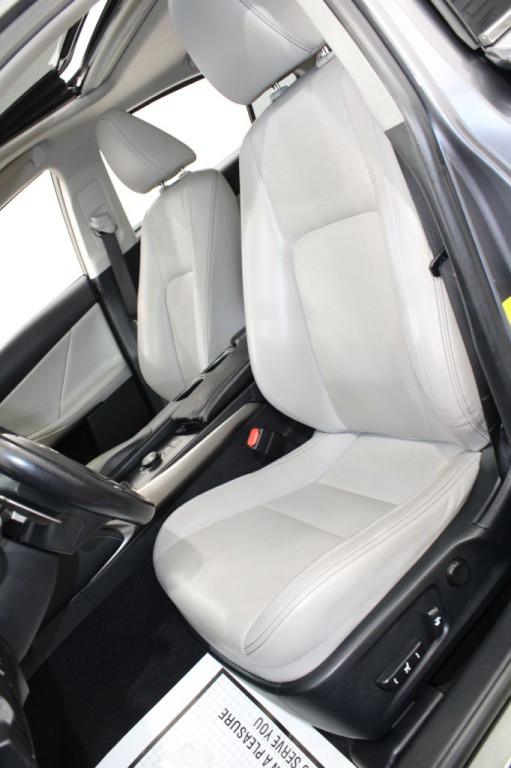 2015 Lexus IS Image 17