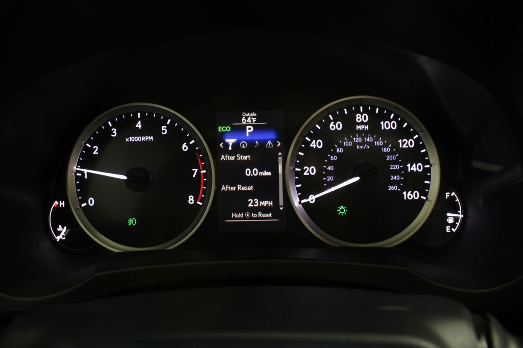 2015 Lexus IS Image 29