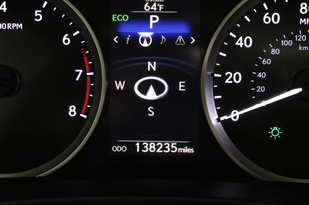 2015 Lexus IS Image 30