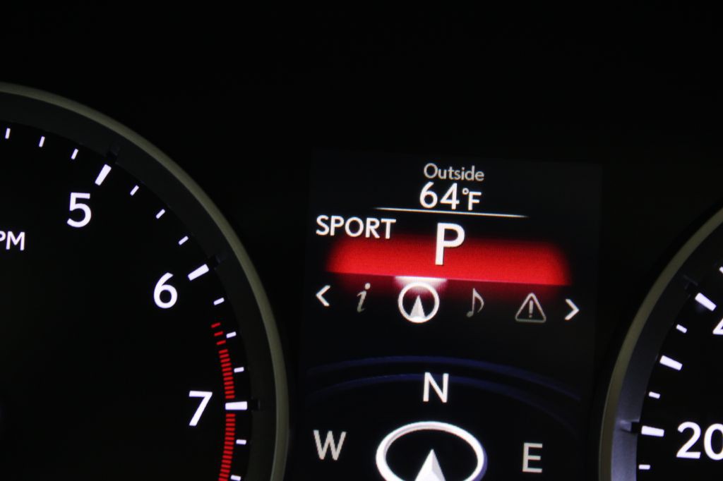 2015 Lexus IS Image 31