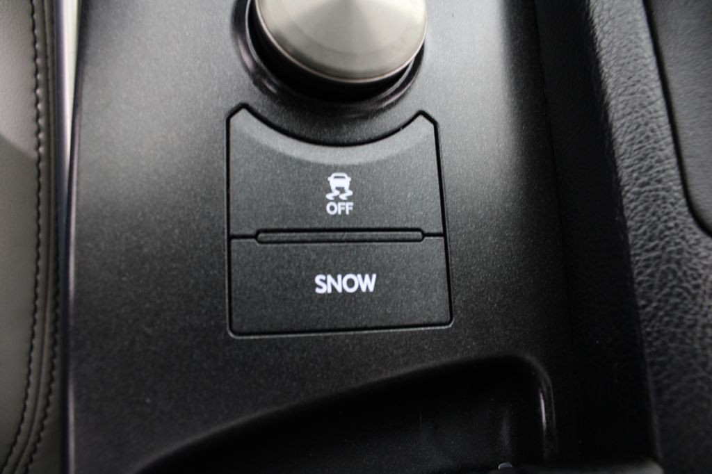 2015 Lexus IS Image 33