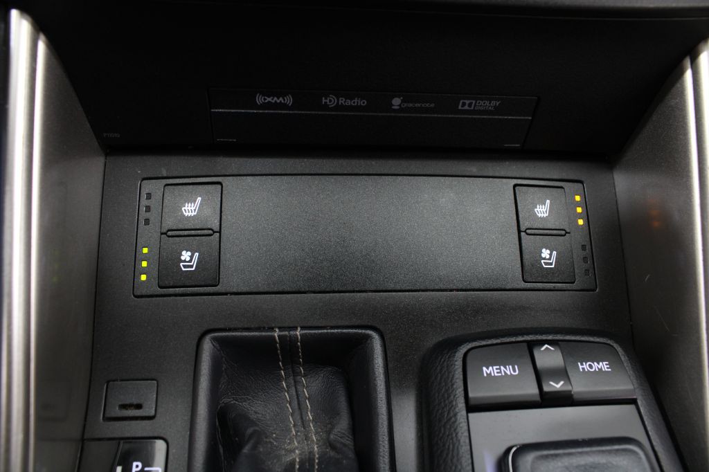 2015 Lexus IS Image 34