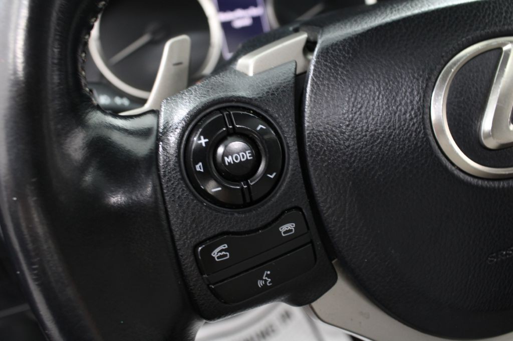 2015 Lexus IS Image 42