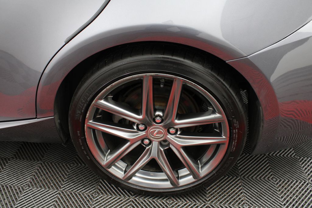 2015 Lexus IS Image 47