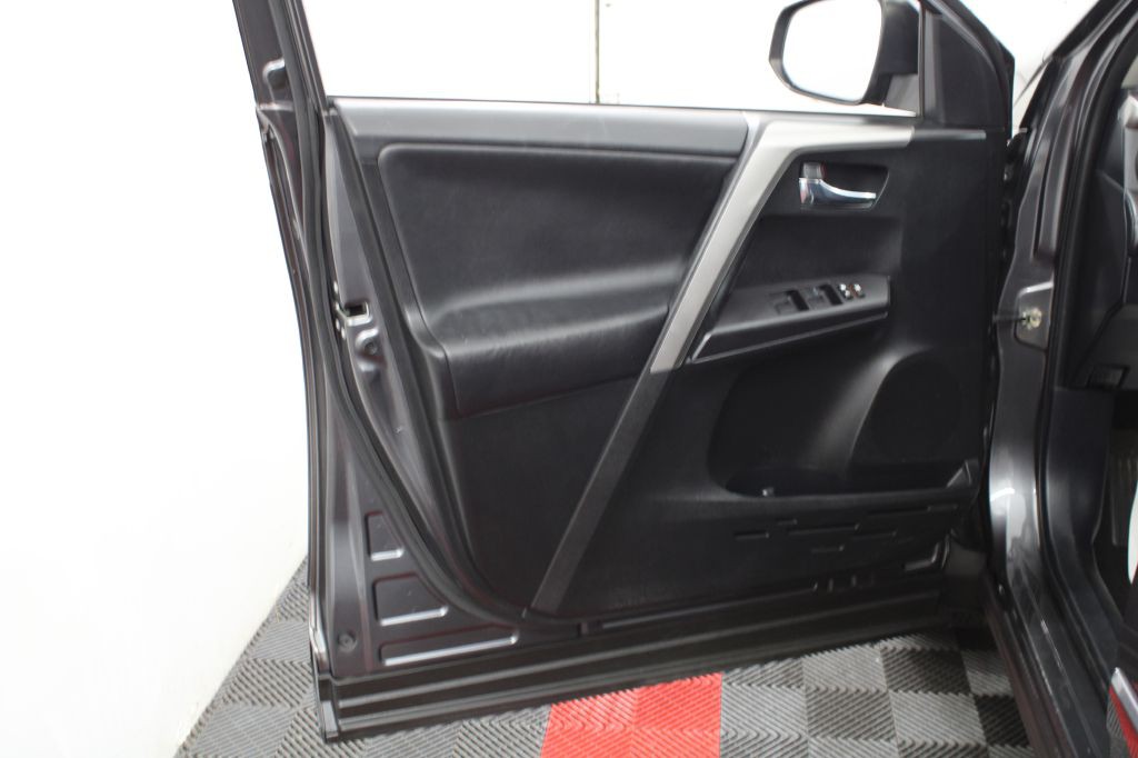 2016 Toyota Rav4 Image 13