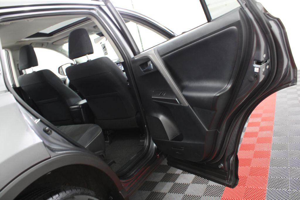 2016 Toyota Rav4 Image 18