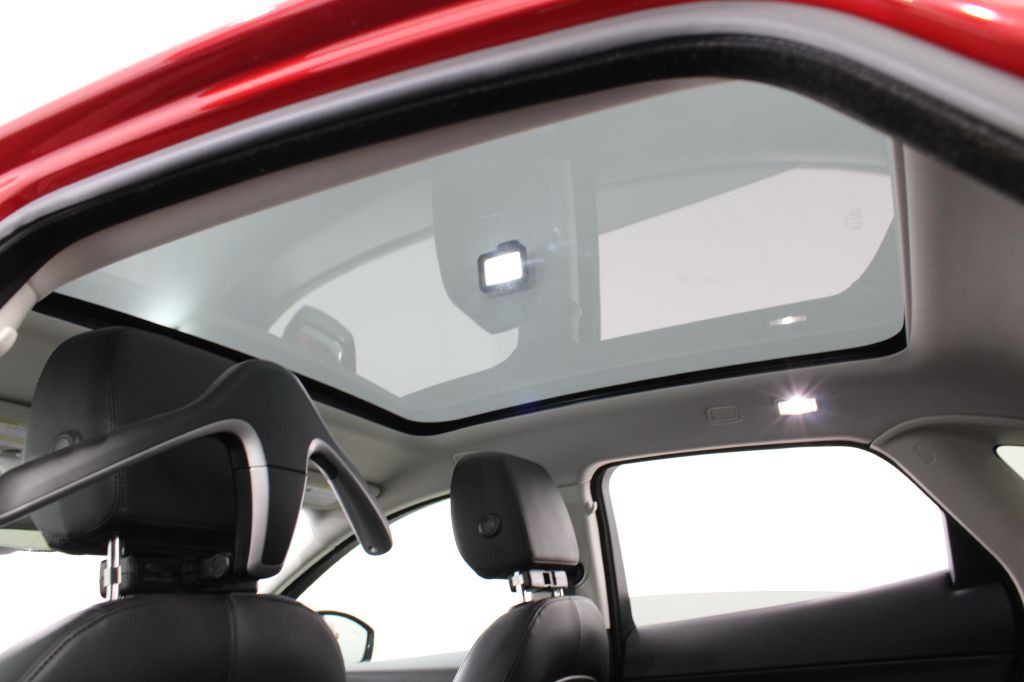 2019 Jaguar E-pace Image 22