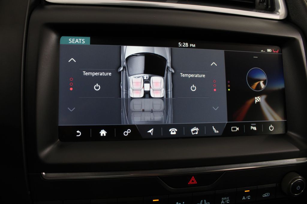 2019 Jaguar E-pace Image 36