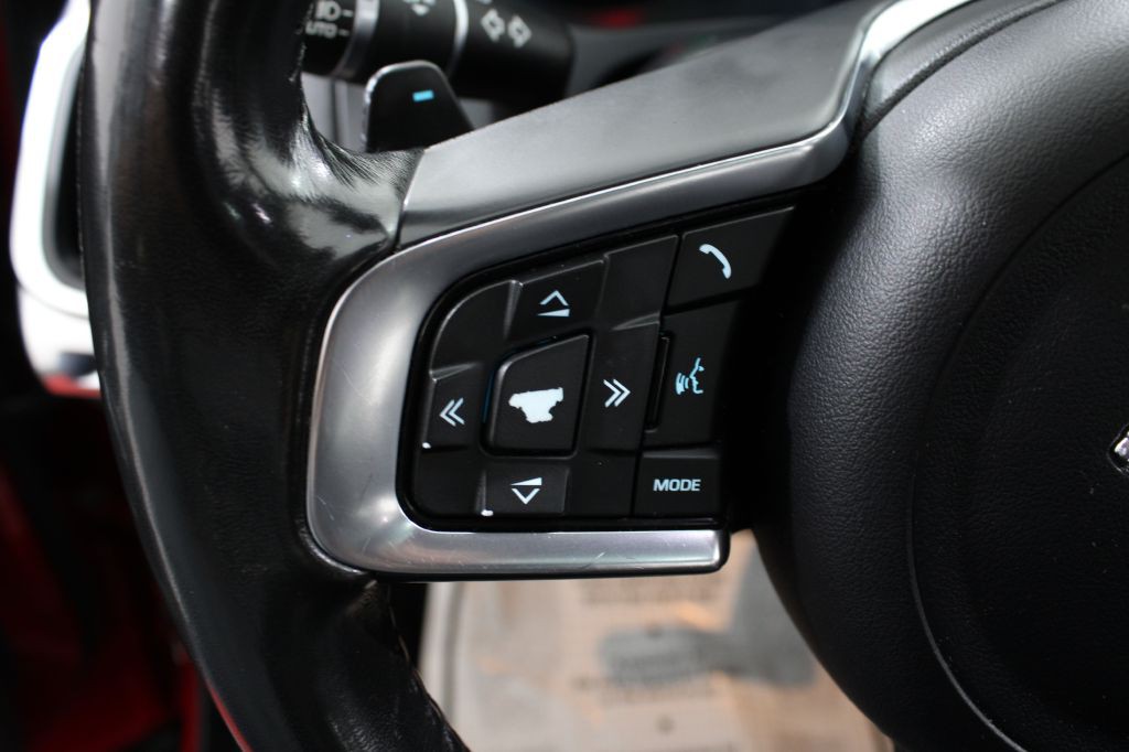 2019 Jaguar E-pace Image 38