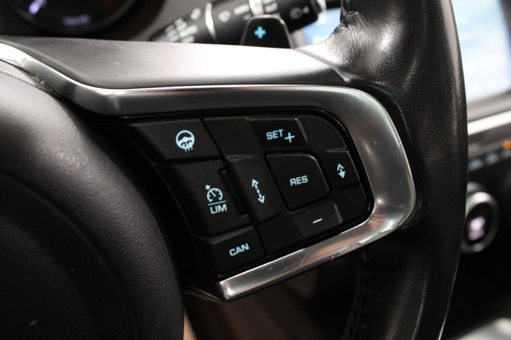 2019 Jaguar E-pace Image 39