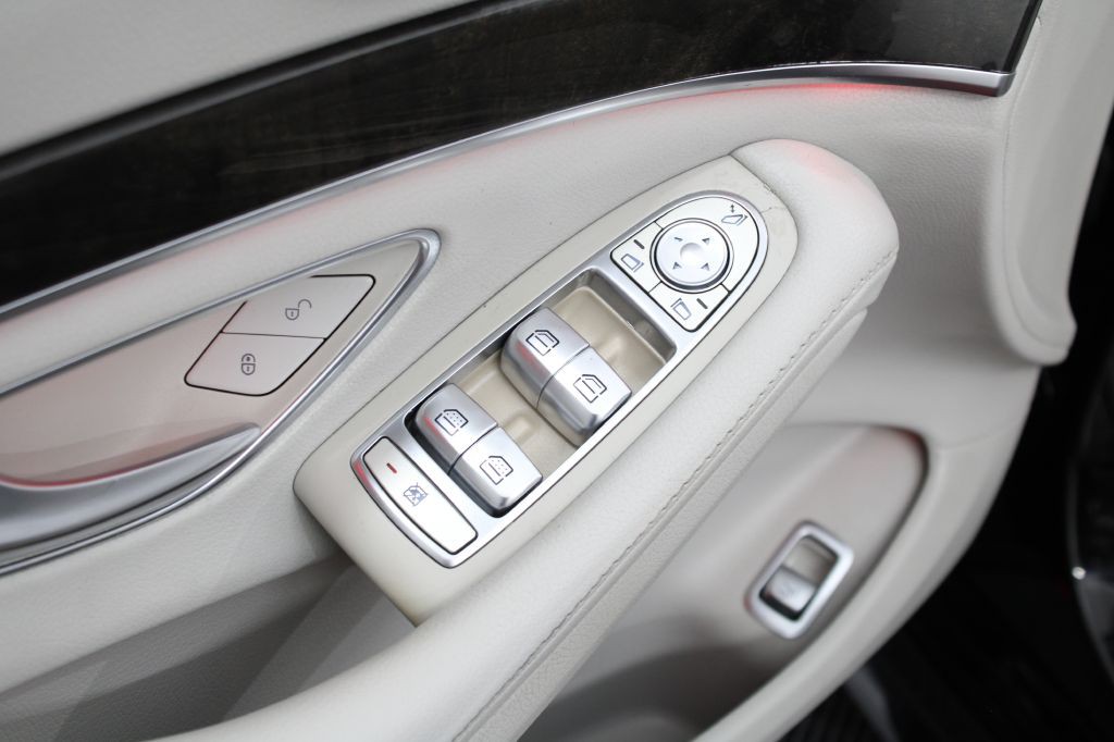 2016 Mercedes-Benz S-Class Image 16