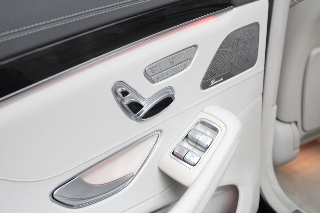 2016 Mercedes-Benz S-Class Image 23