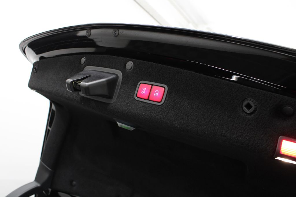 2016 Mercedes-Benz S-Class Image 25