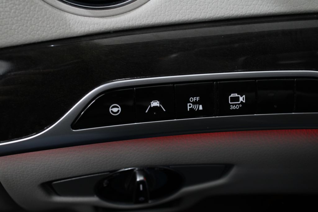 2016 Mercedes-Benz S-Class Image 44