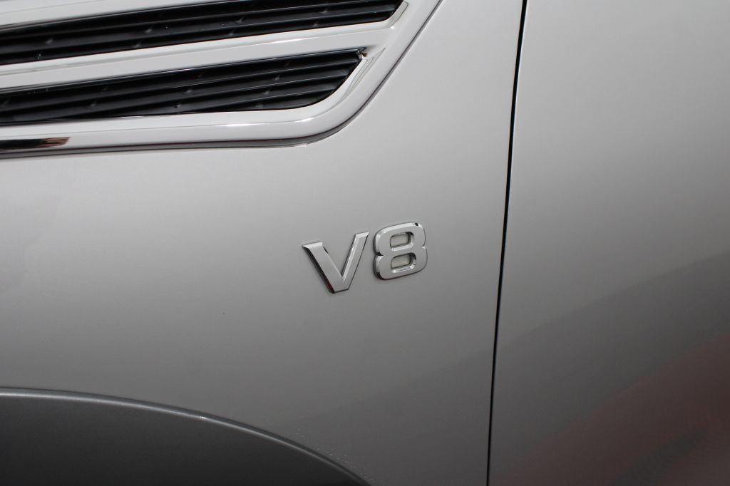 2017 Nissan Armada Image 9