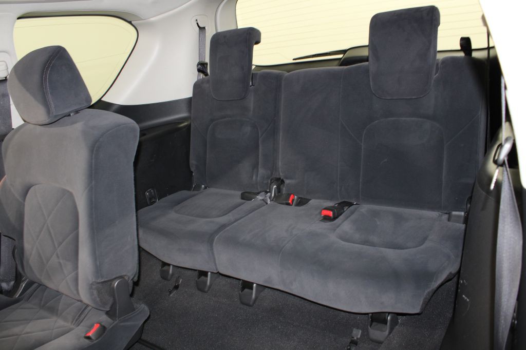 2017 Nissan Armada Image 18
