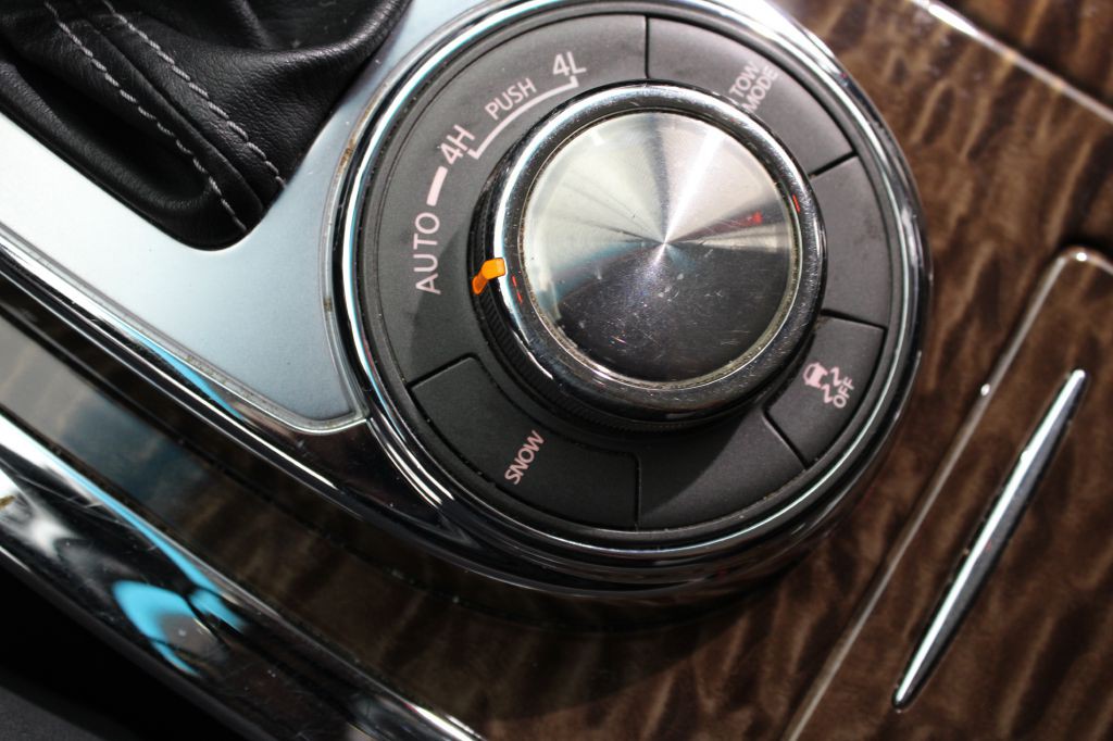 2017 Nissan Armada Image 27