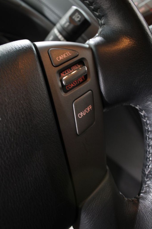 2017 Nissan Armada Image 38