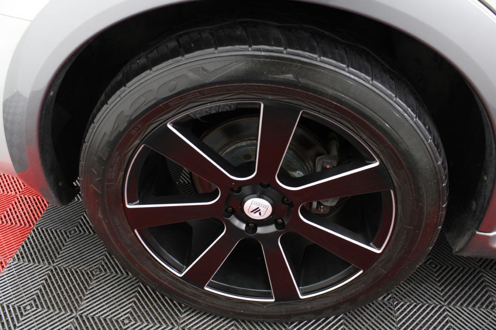 2017 Nissan Armada Image 40