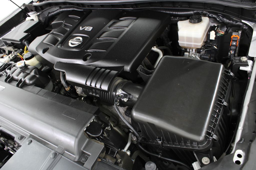 2017 Nissan Armada Image 41
