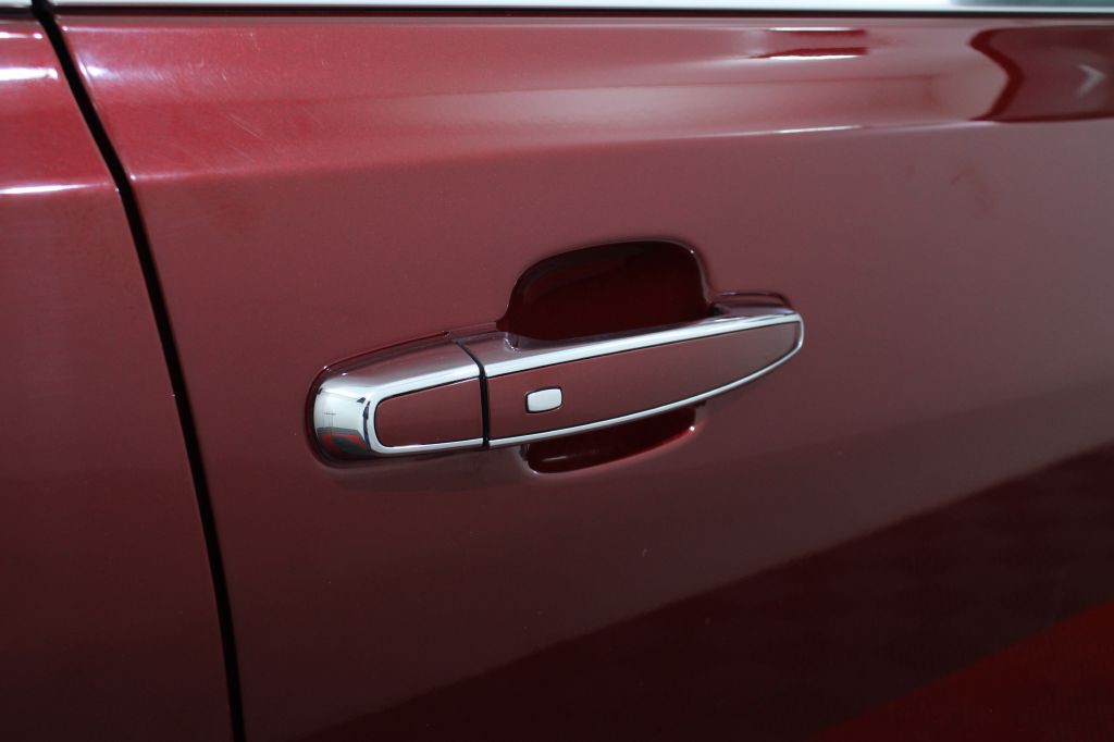 2017 GMC Acadia Image 11