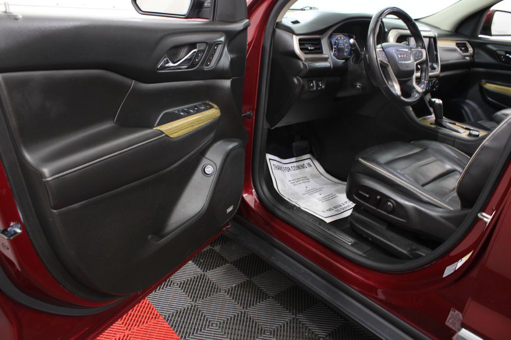 2017 GMC Acadia Image 16