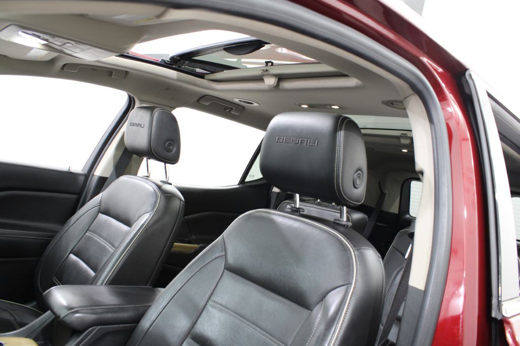 2017 GMC Acadia Image 18