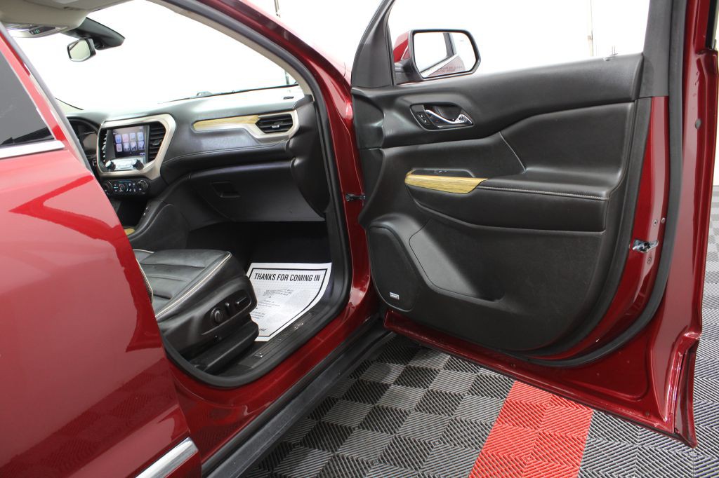 2017 GMC Acadia Image 27