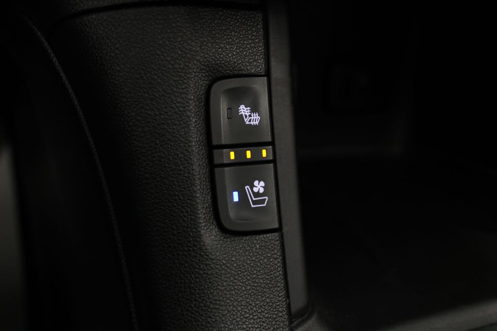 2017 GMC Acadia Image 38