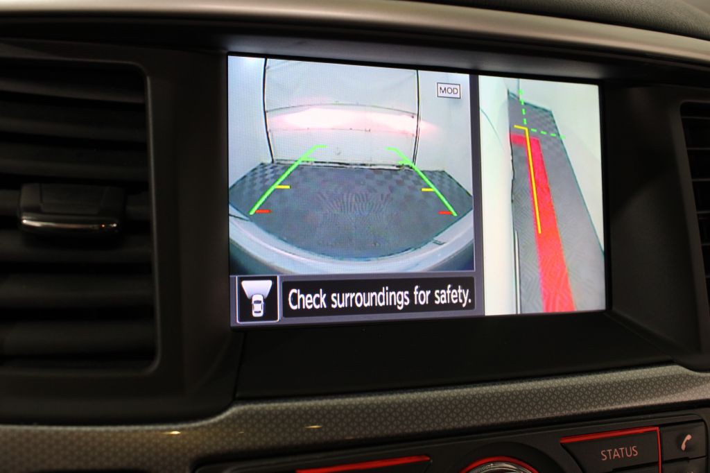 2018 Nissan Pathfinder Image 32