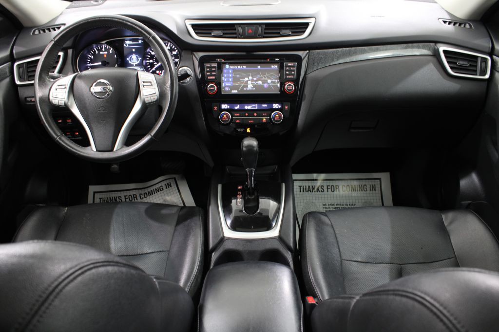 2016 Nissan Rogue Image 2