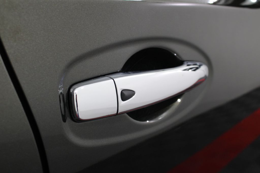 2016 Nissan Rogue Image 14