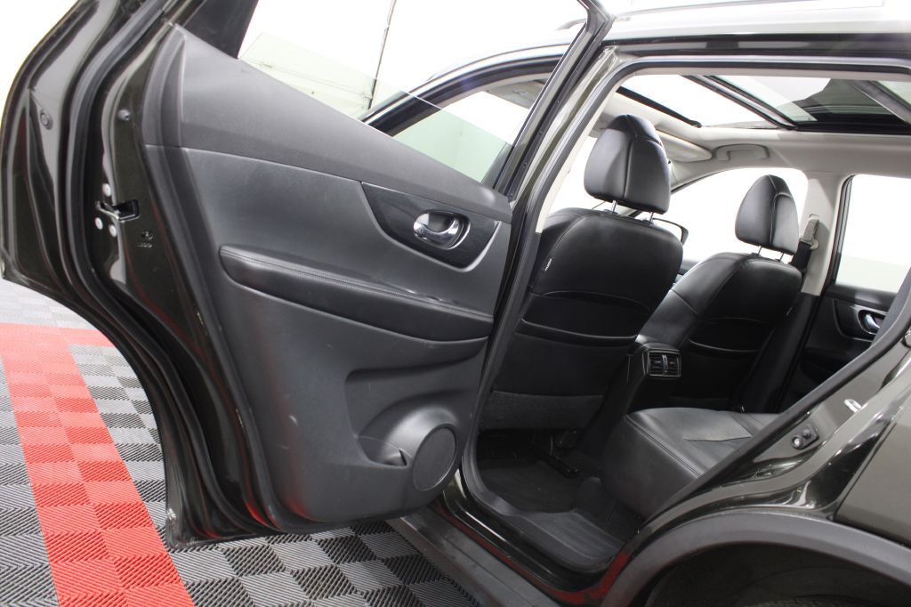 2016 Nissan Rogue Image 19