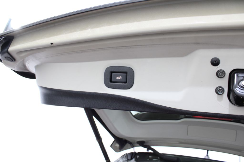 2016 Nissan Rogue Image 21