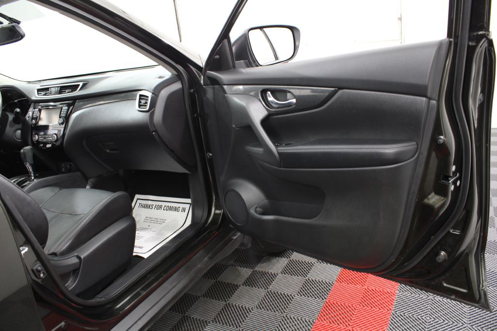 2016 Nissan Rogue Image 27