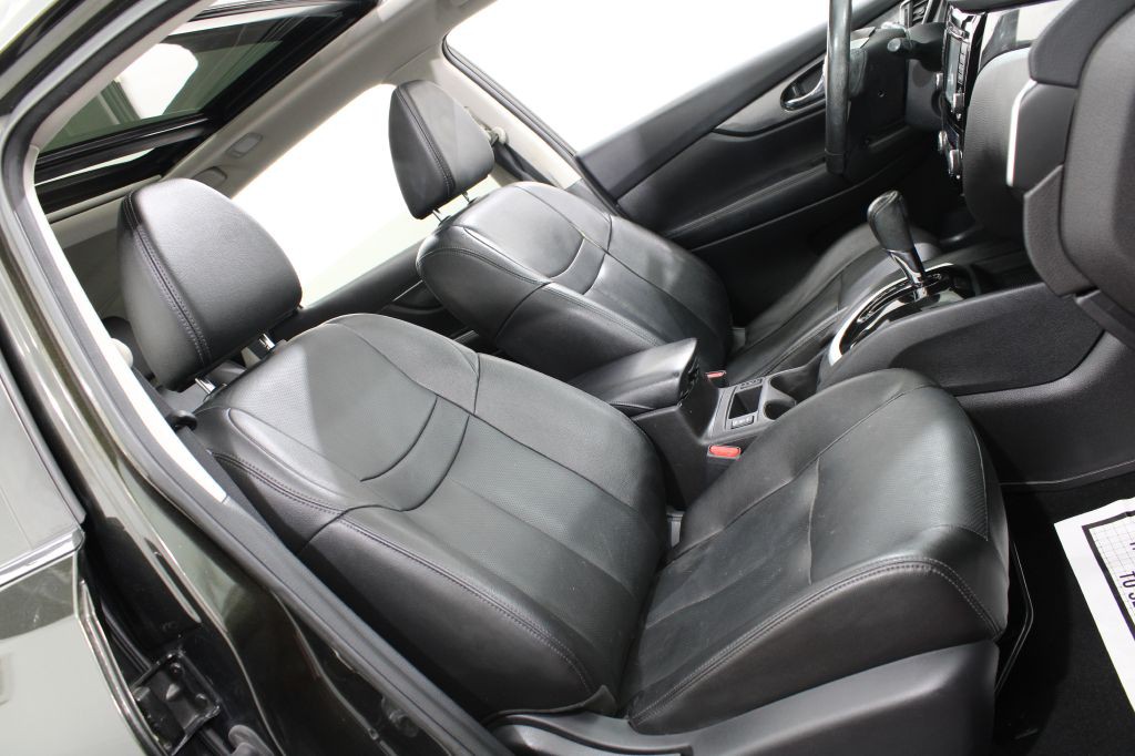 2016 Nissan Rogue Image 28